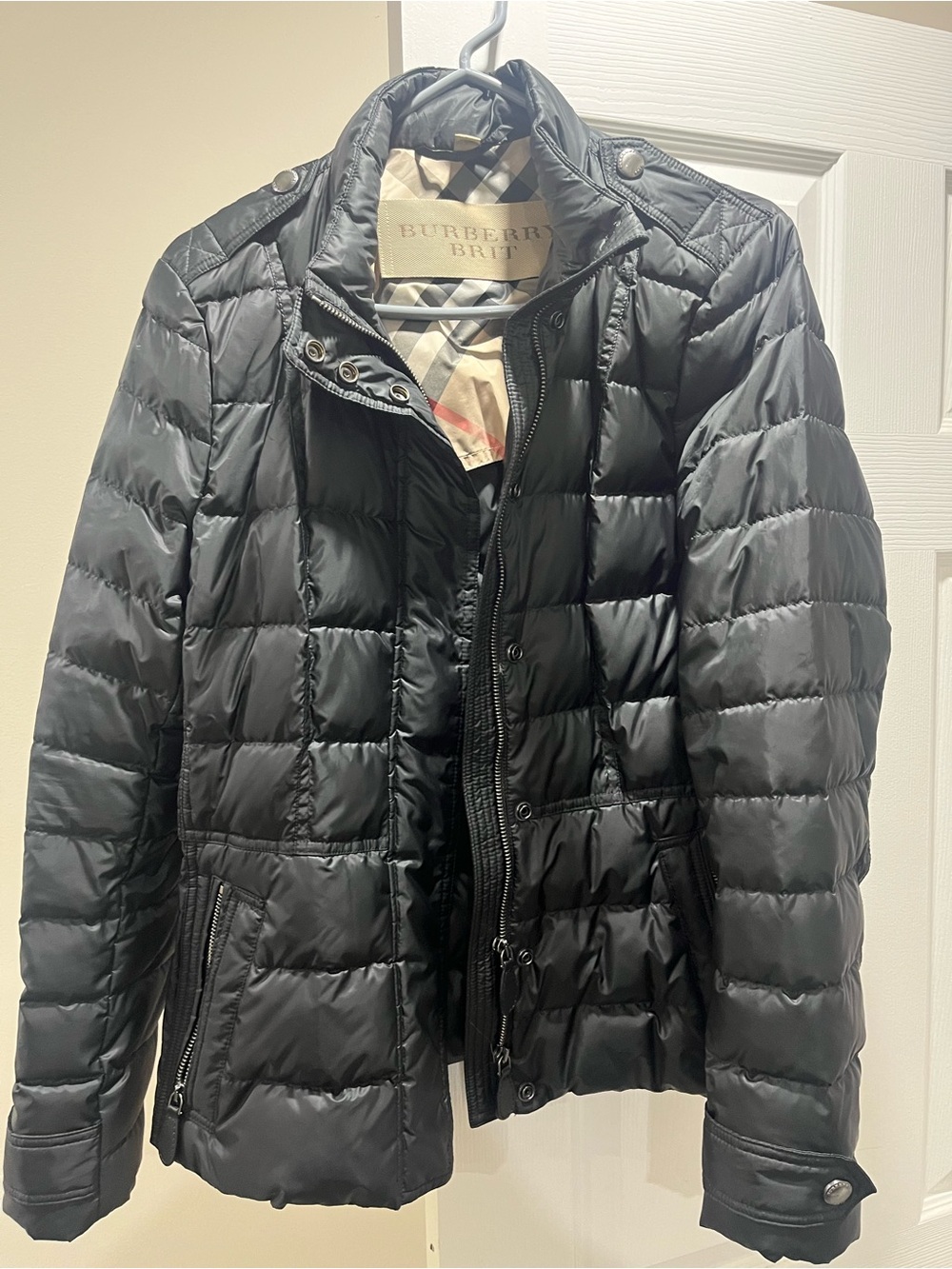 Burberry Women’s Black Quilted Down-Style Puffer Jacket Size L